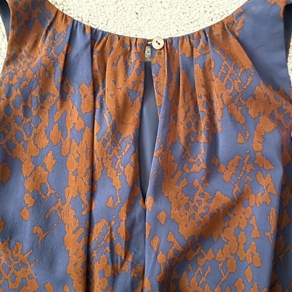 Trina Turk Women's Sleeveless Navy / Brown Silk Top Size S - Picture 4 of 8